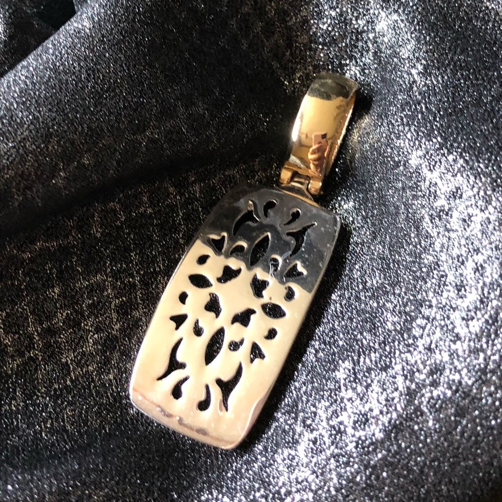Premier Designs pendent